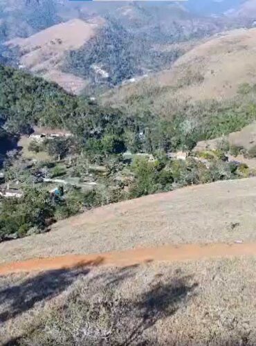 Lotes em condomínio fechado, Pedro do Rio, próximo a Itaipava