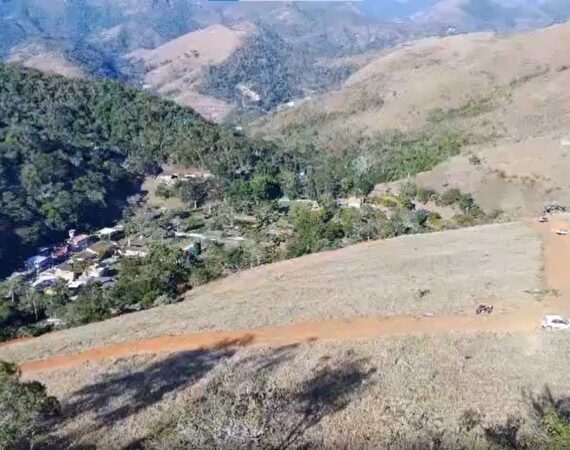 Lotes em condomínio fechado, Pedro do Rio, próximo a Itaipava