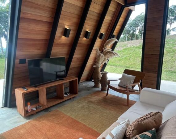 Chalé em secretário, Petrópolis à venda cimena em casa