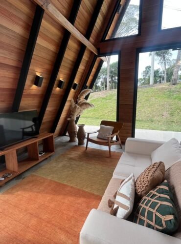 Chalé em secretário, Petrópolis à venda sala de televisão