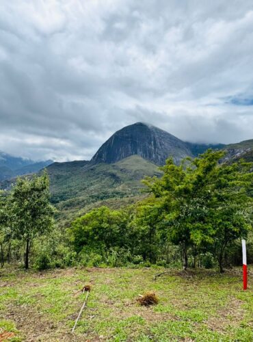 foto fazenda marambaia com vista de serra dos orgaos 02