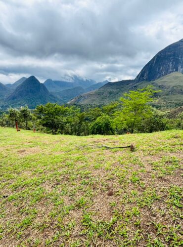 foto fazenda marambaia com vista de serra dos orgaos 05