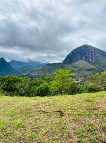 foto fazenda marambaia com vista de serra dos orgaos 07