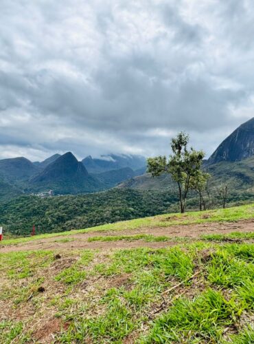 foto fazenda marambaia com vista de serra dos orgaos 08