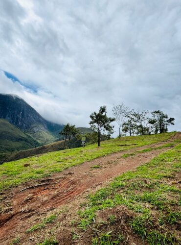 foto fazenda marambaia com vista de serra dos orgaos 11