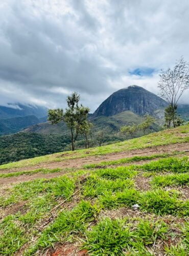 foto fazenda marambaia com vista de serra dos orgaos 10