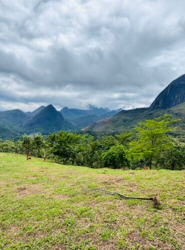 foto fazenda marambaia com vista de serra dos orgaos 16